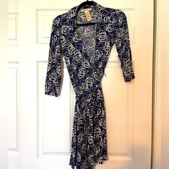 Laundry by Design Wrap Dress. Size XS. - Picture 1 of 7